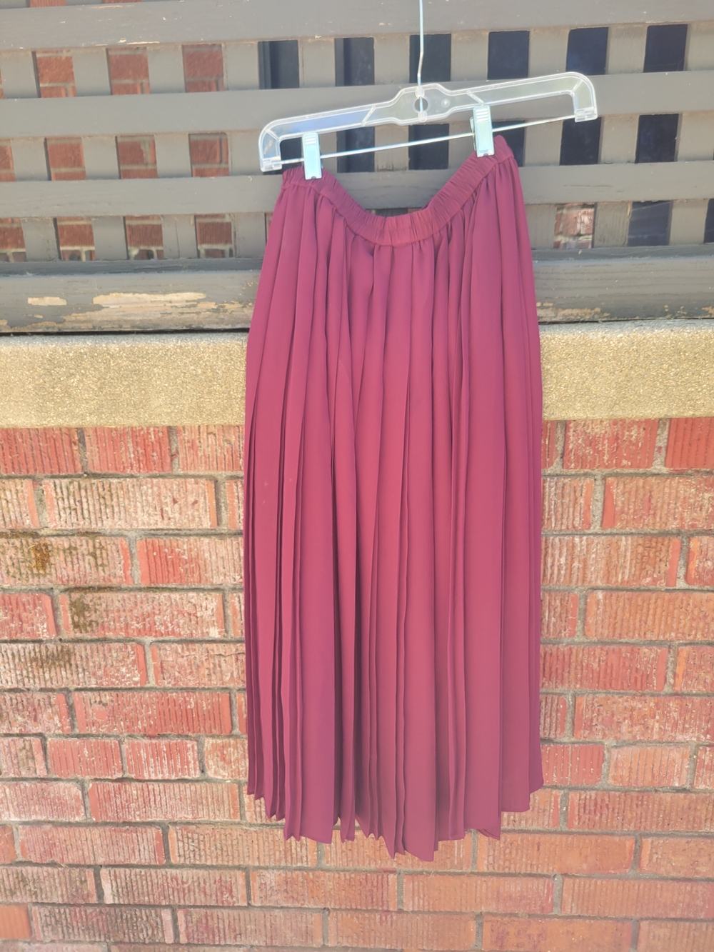 Uniqlo Pleated Maxi Skirt in Burgundy/Maroon